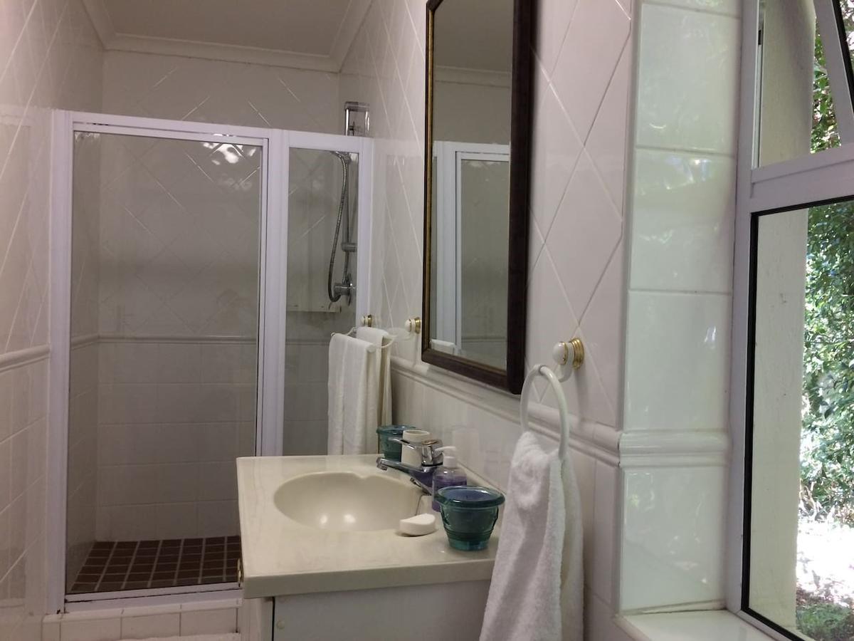 Camelot In Constantia Bed & Breakfast เคปทาวน์ ภายนอก รูปภาพ