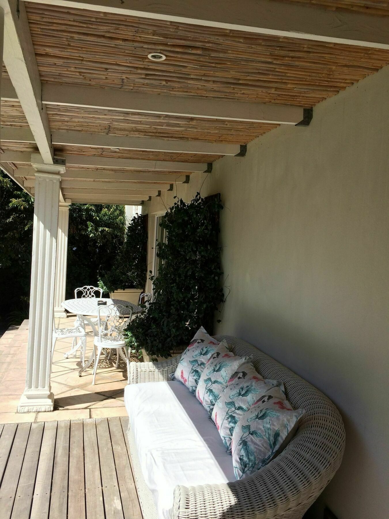 Camelot In Constantia Bed & Breakfast เคปทาวน์ ภายนอก รูปภาพ